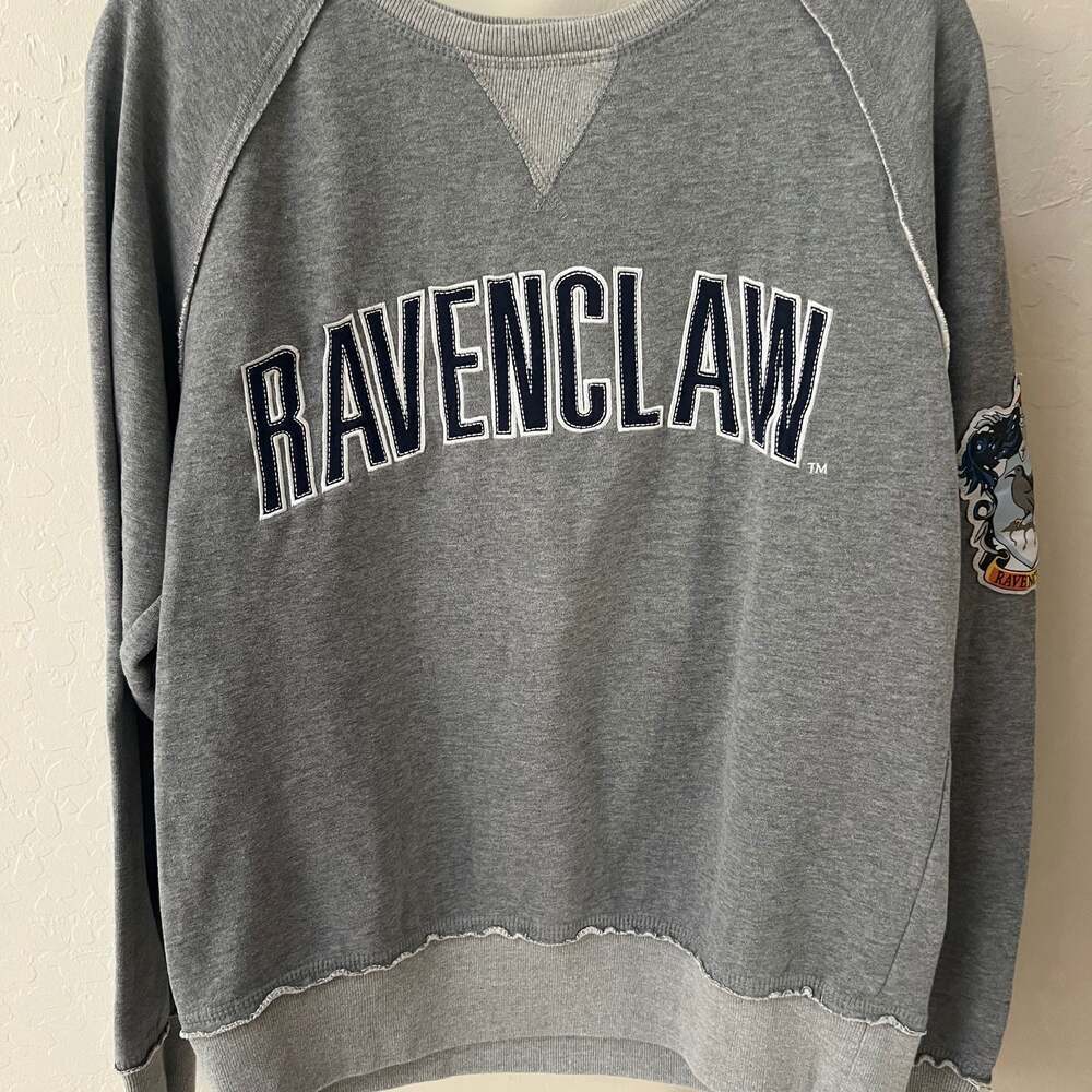 Universal Studios Harry Potter Ravenclaw Crewneck Sweatshirt - Picture 5 of 6
